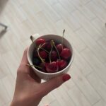 Ягодный Десерт и Фрукты: Гармония Вкуса и Пользы