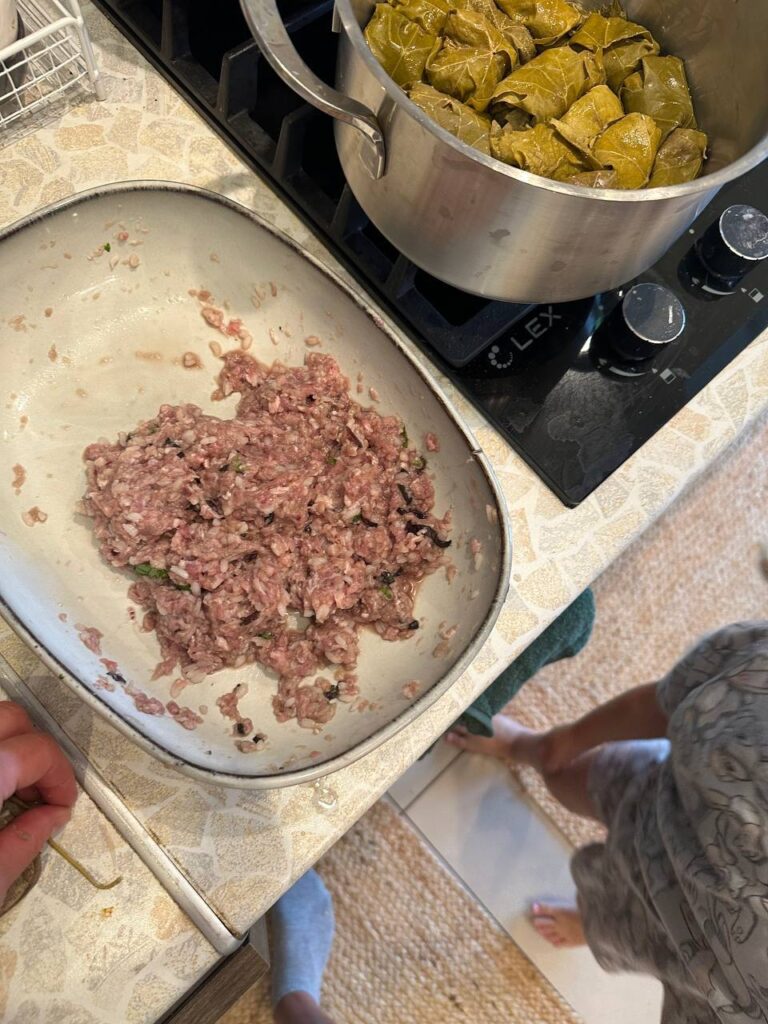 Приготовление еды с утра: рецепт долмы