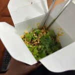 Ленивый воскресный обед: лапша с креветками и доставка еды