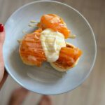 Праздничный завтрак: сырники, йогурт, хурма и кофе для здоровья и красоты