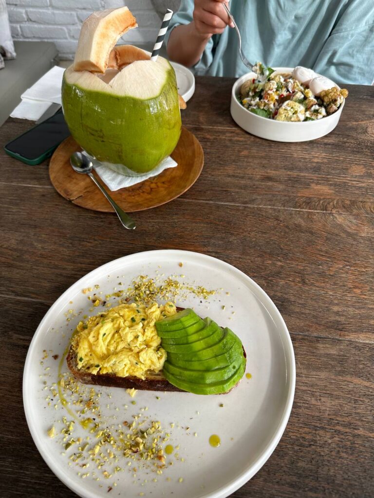 Бали: Завтраки, Переезды и Фитнес-Туры