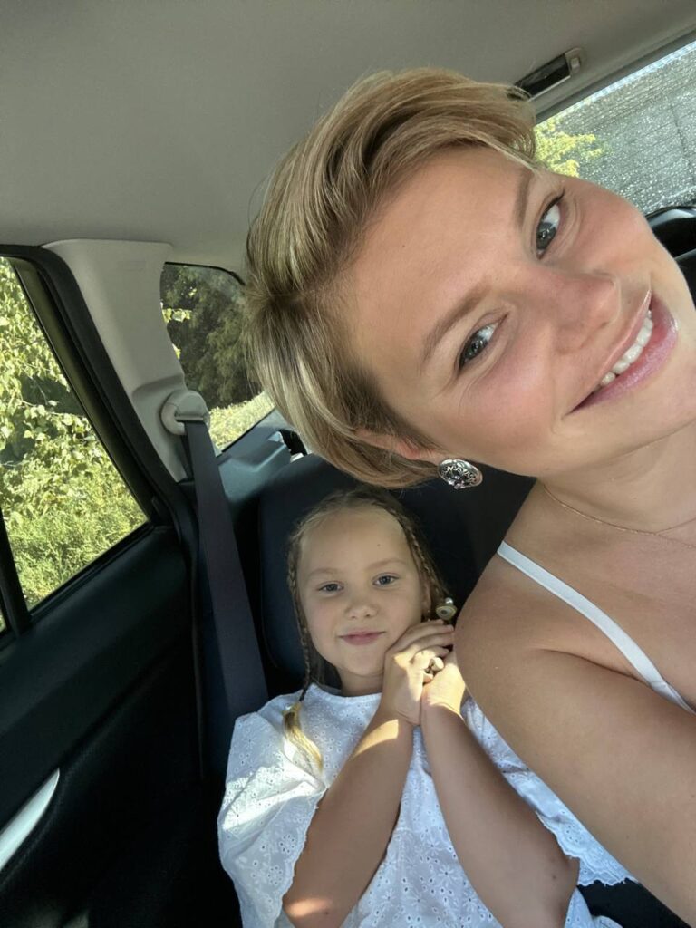 AURORA: Встреча и прогулка в центре города