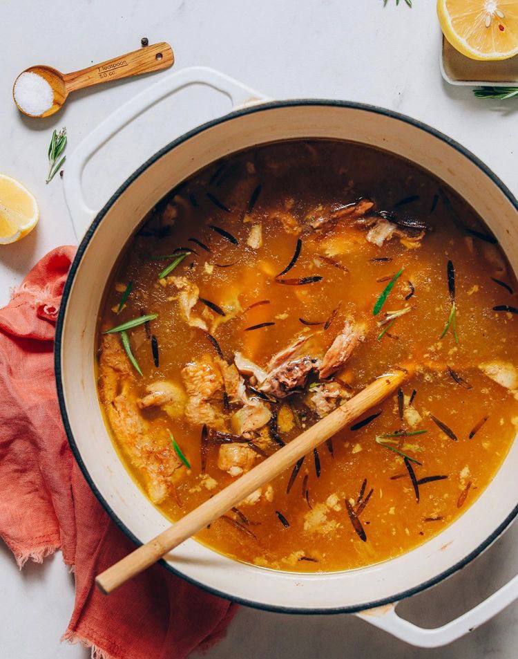 Костный бульон: польза, мифы о коллагене и здоровье