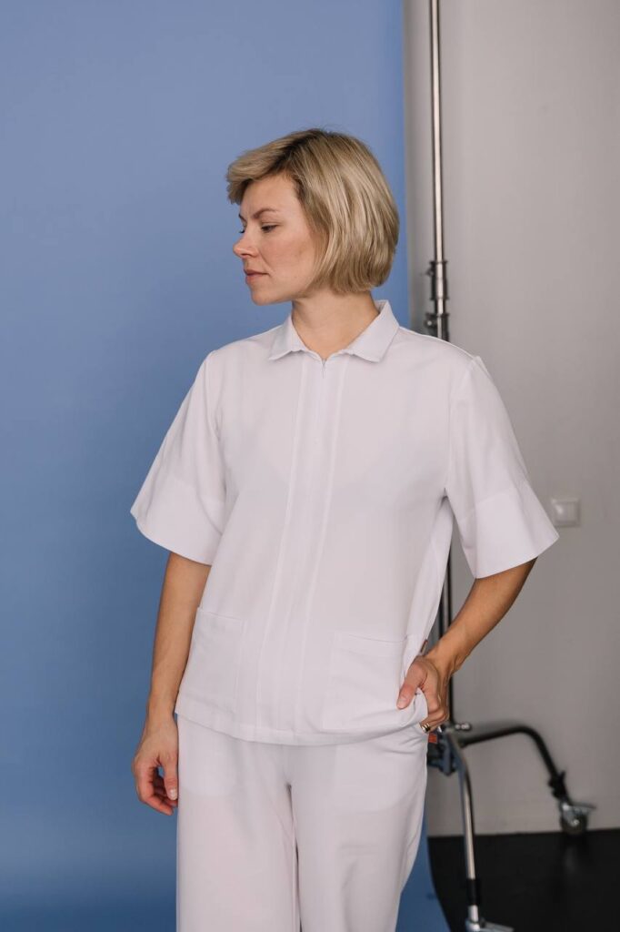 Приливы при климаксе: причины, продолжительность и помощь