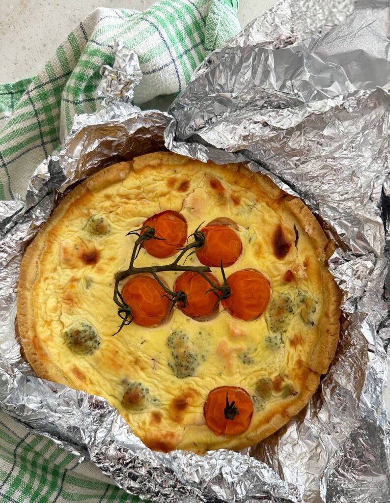 Пирог с лососем и брокколи: польза и вкус