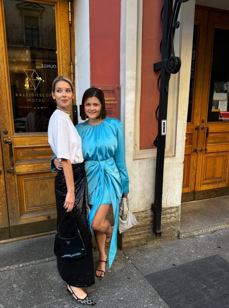 Утро в Петербурге: Завтрак, Шопинг и Отдых на Солнце