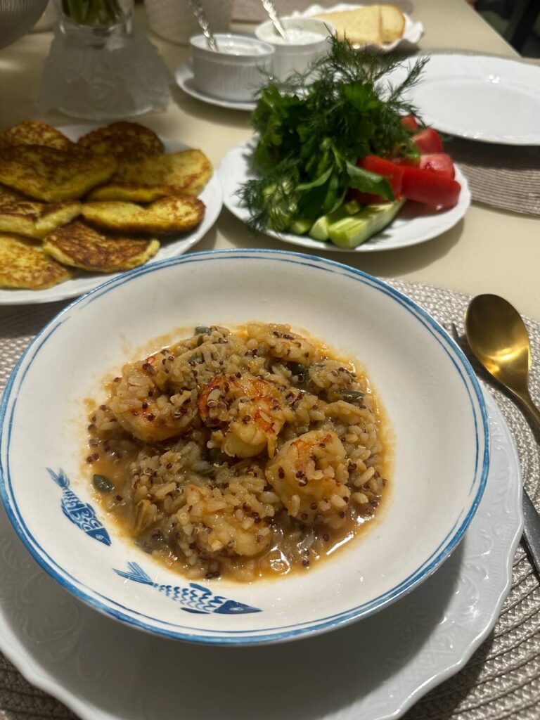 Ризотто с киноа и креветками: польза и вкус