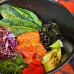 Поке с лососем: польза, калории и мифы о рисе