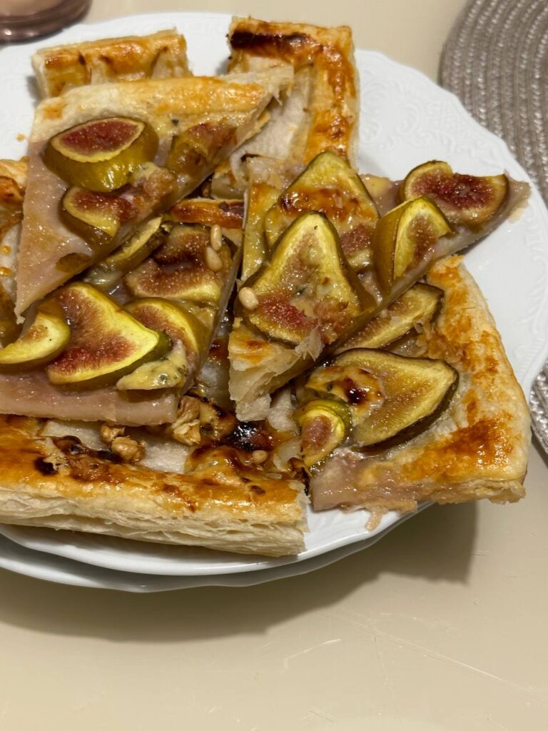 Быстрый и полезный десерт с инжиром и горгонзолой